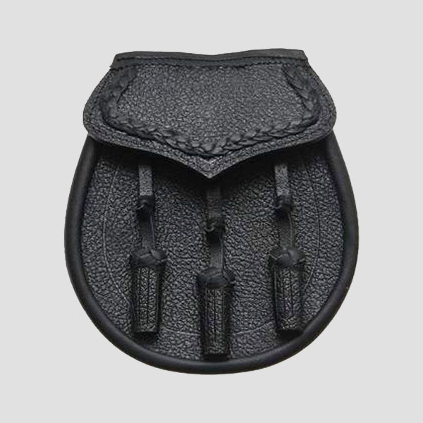 black leather celtic braid design sporran.jpg