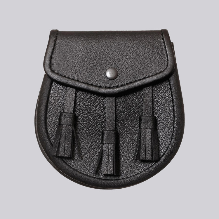 black leather sporran. 1.jpg