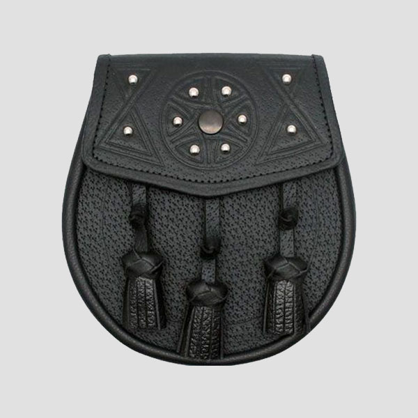 circular design black leather sporran.jpg