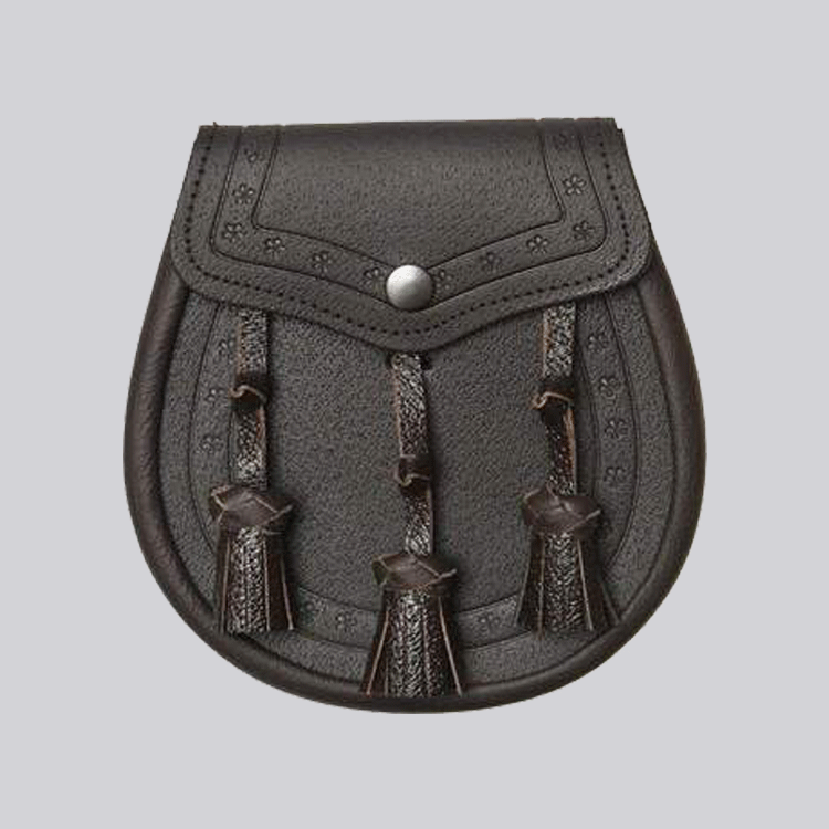 classic embossed dark brown leather sporran.gif