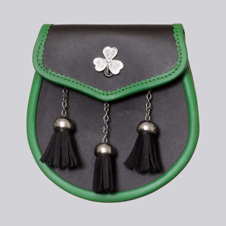 shamrock emblem black leather sporran with green trim.gif