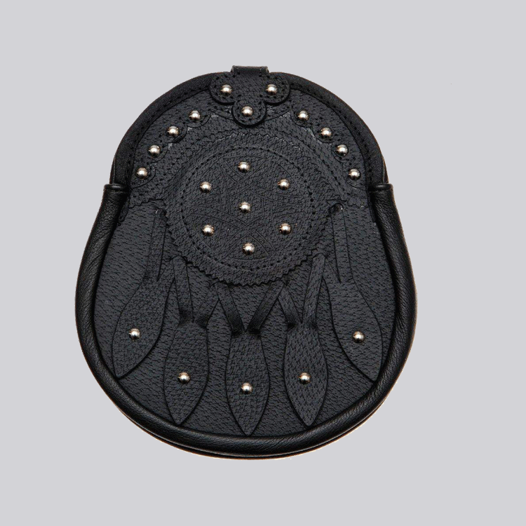 studded targe black leather sporran with free chain belt.gif